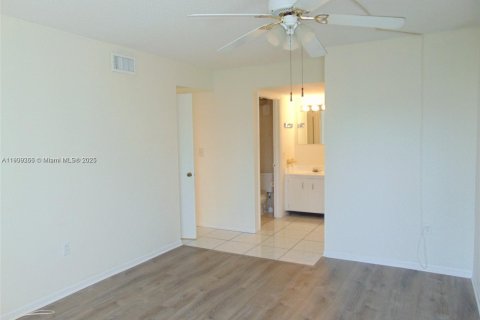 Снять в аренду кондоминиум в Санни-Айлс-Бич, Флорида 1 спальня, 65.96м2, № 1973413 - фото 15