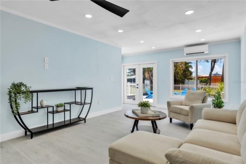 Villa ou maison à vendre à Holmes Beach, Floride: 2 chambres, 98.94 m2 № 2141449 - photo 14