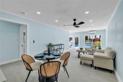 Villa ou maison à vendre à Holmes Beach, Floride: 2 chambres, 98.94 m2 № 2141449 - photo 10