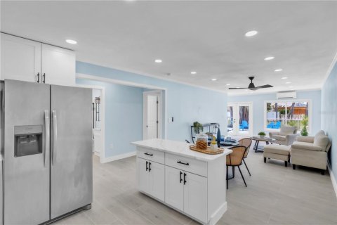 Villa ou maison à vendre à Holmes Beach, Floride: 2 chambres, 98.94 m2 № 2141449 - photo 5