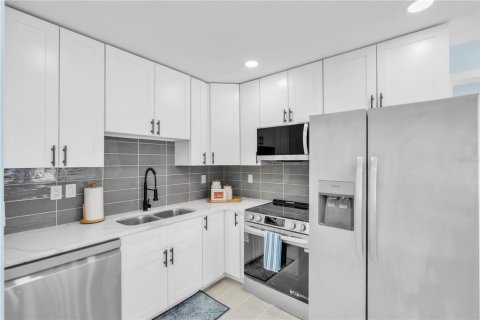 Villa ou maison à vendre à Holmes Beach, Floride: 2 chambres, 98.94 m2 № 2141449 - photo 7