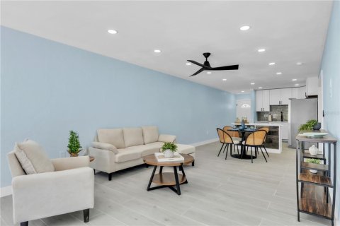 Villa ou maison à vendre à Holmes Beach, Floride: 2 chambres, 98.94 m2 № 2141449 - photo 15