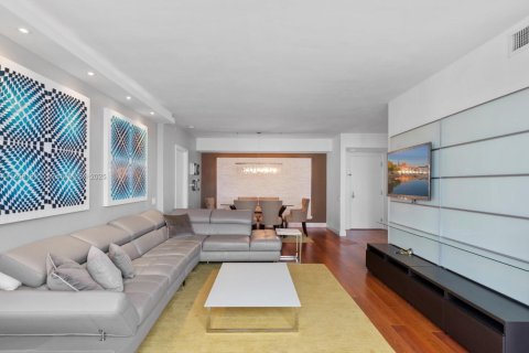 Купить кондоминиум в Майами, Флорида 3 спальни, 159.7м2, № 2054218 - фото 21