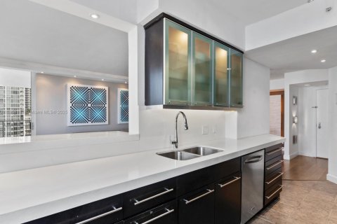 Купить кондоминиум в Майами, Флорида 3 спальни, 159.7м2, № 2054218 - фото 23