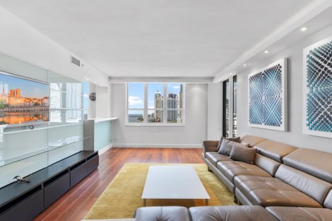 Купить кондоминиум в Майами, Флорида 3 спальни, 159.7м2, № 2054218 - фото 17