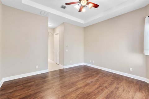 House in Lady Lake, Florida 3 bedrooms, 181.16 sq.m. № 1537061 - photo 15