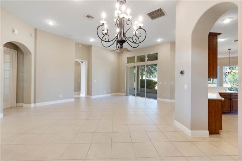 House in Lady Lake, Florida 3 bedrooms, 181.16 sq.m. № 1537061 - photo 4