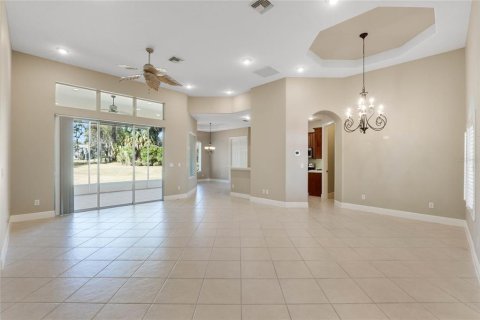 House in Lady Lake, Florida 3 bedrooms, 181.16 sq.m. № 1537061 - photo 5