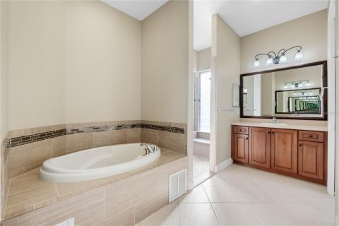 House in Lady Lake, Florida 3 bedrooms, 181.16 sq.m. № 1537061 - photo 20