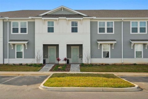 Touwnhouse à vendre à Clermont, Floride: 5 chambres, 211.91 m2 № 1679210 - photo 1
