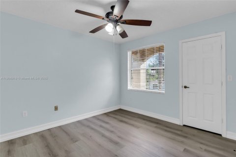 Villa ou maison à vendre à Coral Springs, Floride: 5 chambres, 264.59 m2 № 1968388 - photo 11