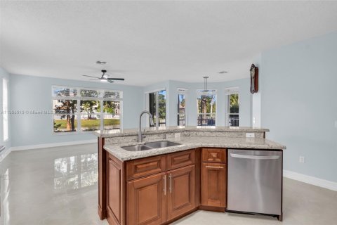 Villa ou maison à vendre à Coral Springs, Floride: 5 chambres, 264.59 m2 № 1968388 - photo 27
