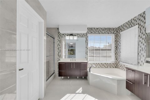 Villa ou maison à vendre à Coral Springs, Floride: 5 chambres, 264.59 m2 № 1968388 - photo 16