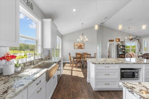 House in Bell, Florida 3 bedrooms, 144.93 sq.m. № 1736291 - photo 12