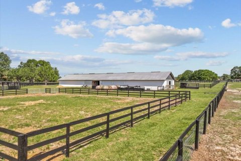 House in Bell, Florida 3 bedrooms, 144.93 sq.m. № 1736291 - photo 27