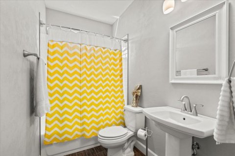 House in Bell, Florida 3 bedrooms, 144.93 sq.m. № 1736291 - photo 20