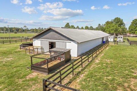 House in Bell, Florida 3 bedrooms, 144.93 sq.m. № 1736291 - photo 30