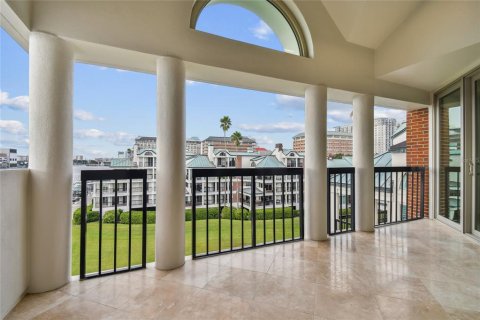 Condo in Tampa, Florida, 3 bedrooms  № 2114762 - photo 23