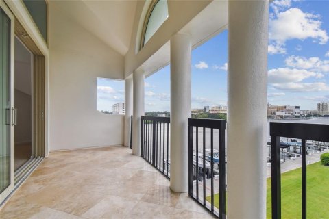 Condo in Tampa, Florida, 3 bedrooms  № 2114762 - photo 26