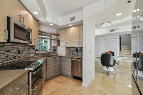 Condo in Tampa, Florida, 3 bedrooms  № 2114762 - photo 11