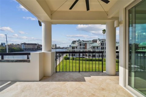 Condo in Tampa, Florida, 3 bedrooms  № 2114762 - photo 18