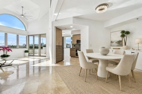 Condo in Tampa, Florida, 3 bedrooms  № 2114762 - photo 6