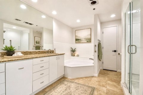 Condo in Tampa, Florida, 3 bedrooms  № 2114762 - photo 13
