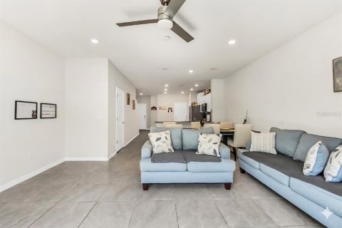 Touwnhouse à vendre à Kissimmee, Floride: 3 chambres, 157.84 m2 № 2142199 - photo 27
