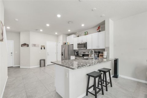 Touwnhouse à vendre à Kissimmee, Floride: 3 chambres, 157.84 m2 № 2142199 - photo 7