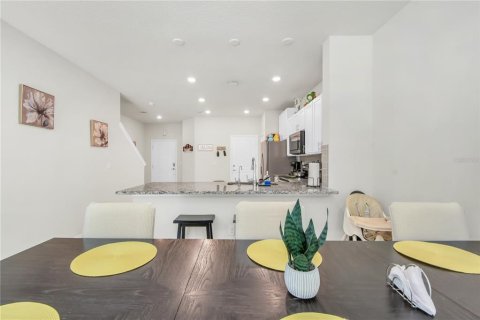 Touwnhouse à vendre à Kissimmee, Floride: 3 chambres, 157.84 m2 № 2142199 - photo 9