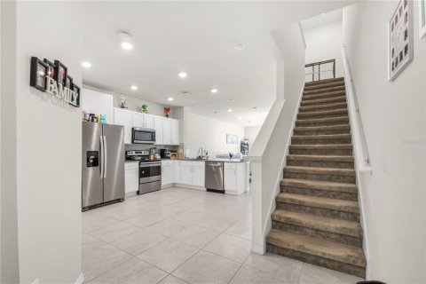 Touwnhouse à vendre à Kissimmee, Floride: 3 chambres, 157.84 m2 № 2142199 - photo 6