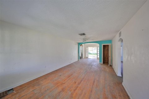 House in Redington Beach, Florida 2 bedrooms, 86.21 sq.m. № 1568512 - photo 6