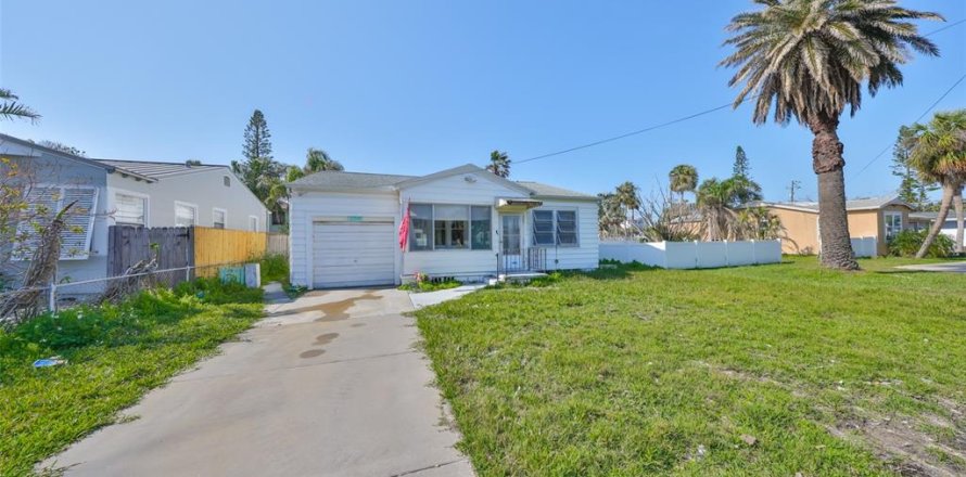 House in Redington Beach, Florida 2 bedrooms, 86.21 sq.m. № 1568512