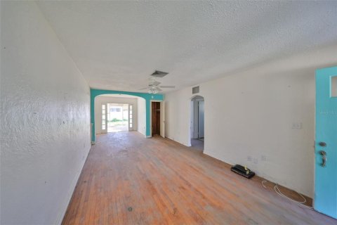 House in Redington Beach, Florida 2 bedrooms, 86.21 sq.m. № 1568512 - photo 7