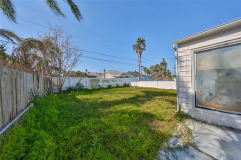 House in Redington Beach, Florida 2 bedrooms, 86.21 sq.m. № 1568512 - photo 8