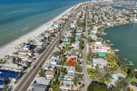 House in Redington Beach, Florida 2 bedrooms, 86.21 sq.m. № 1568512 - photo 21