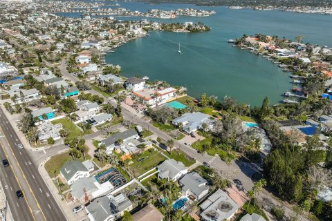 House in Redington Beach, Florida 2 bedrooms, 86.21 sq.m. № 1568512 - photo 23