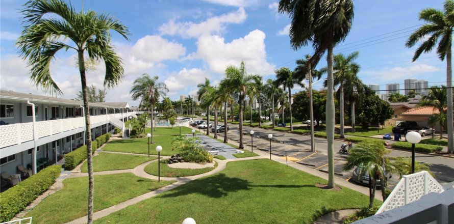 Condominio en Hallandale Beach, Florida, 1 dormitorio № 1226858