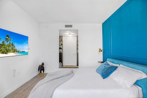 Condo in Miami, Florida, 1 bedroom  № 1946443 - photo 5