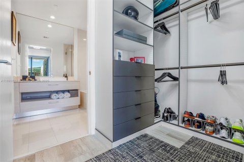 Condo in Miami, Florida, 1 bedroom  № 1946443 - photo 9