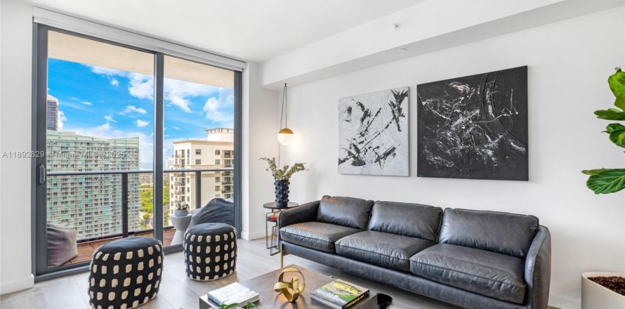 Condo in Miami, Florida, 1 bedroom  № 1946443