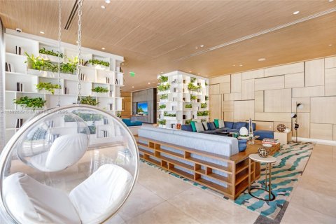 Condo in Miami, Florida, 1 bedroom  № 1946443 - photo 25