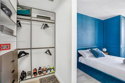 Condo in Miami, Florida, 1 bedroom  № 1946443 - photo 3