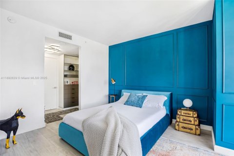 Condo in Miami, Florida, 1 bedroom  № 1946443 - photo 6