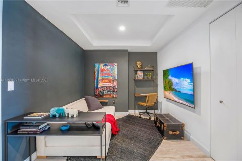 Condo in Miami, Florida, 1 bedroom  № 1946443 - photo 15