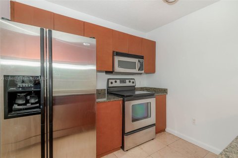 Condo in Miami, Florida, 3 bedrooms  № 1869986 - photo 26