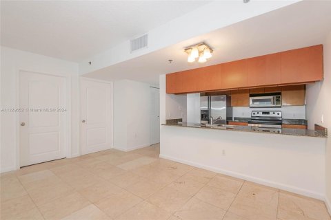 Condo in Miami, Florida, 3 bedrooms  № 1869986 - photo 8