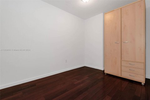 Condo in Miami, Florida, 3 bedrooms  № 1869986 - photo 14