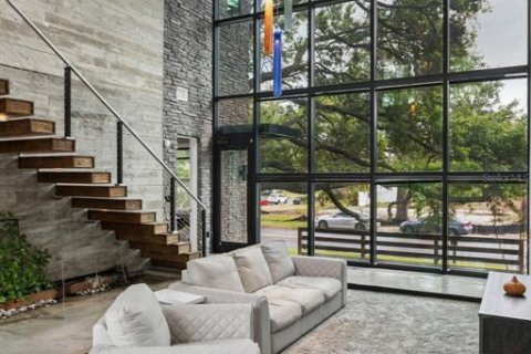 Casa en venta en Tampa, Florida, 5 dormitorios, 401.06 m2 № 1778246 - foto 5