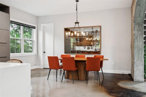 Casa en venta en Tampa, Florida, 5 dormitorios, 401.06 m2 № 1778246 - foto 9